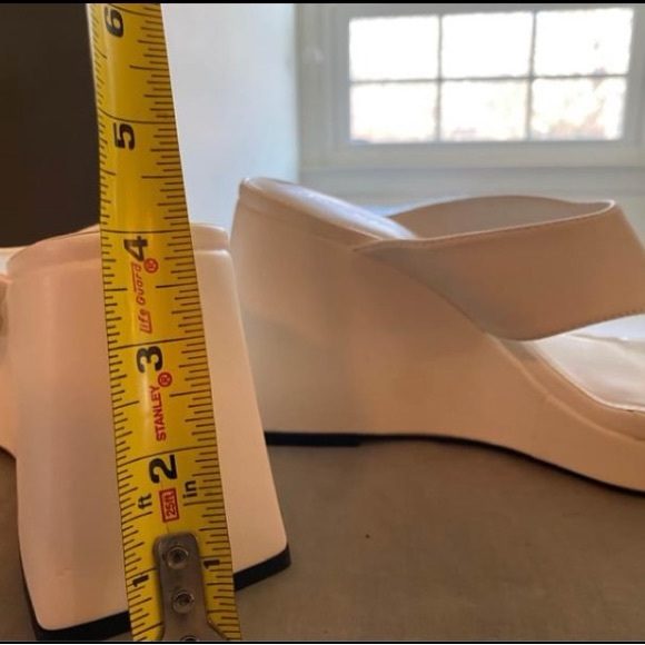 Circus white platform sandles. Size 8 - Picture 4 of 7